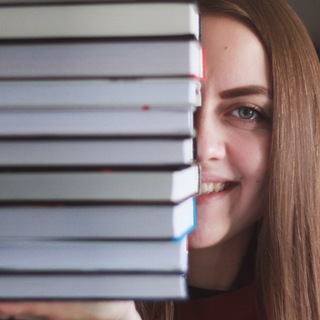 Логотип @read_with_nika - Читаем с Никой