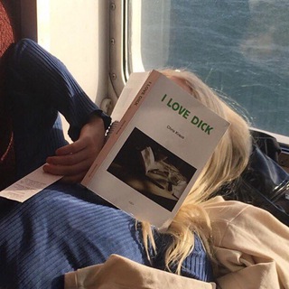 Логотип @readmepleazz - над пропастью моржи