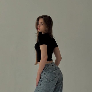 Логотип @realnovitskayaaaaa - .novitskaya