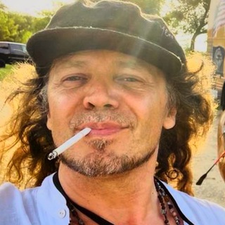 Логотип @realsachastone - Sacha Stone