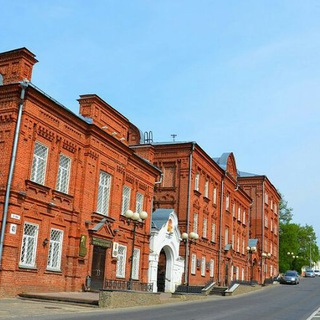 Логотип @red_house - Красный дом