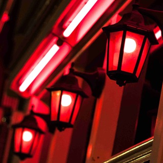 Логотип @red_lantern_ukraine - Червоний Ліхтар