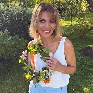 Логотип @redbirdliza - Лиза Черникова