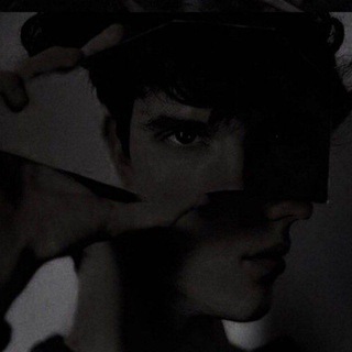 Логотип @reddletom - 𝙏𝙤𝙢 𝙍𝙞𝙙𝙙𝙡𝙚. 𝘽𝙚𝙩𝙬𝙚𝙚𝙣 𝙩𝙝𝙚 𝙡𝙞𝙣𝙚𝙨𓆗