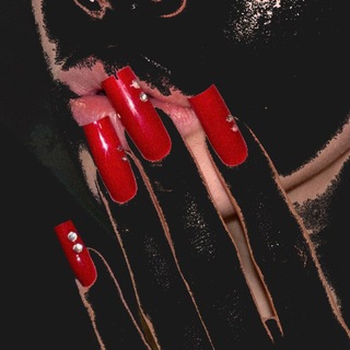 Логотип @reeyzer_nails - reyzer nails (*≧ω≦*)