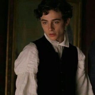 Логотип @reggierarcturusblack - зеленый свитер Регулуса.