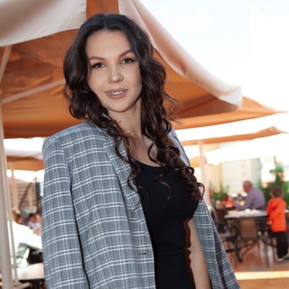 Логотип @regina_braun - Регина Браун вещает