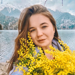 Логотип @reginatraveler - Помигрируем с Региной? 🤫