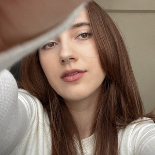 Логотип @reminibooks - рeминиссенс 🕊️