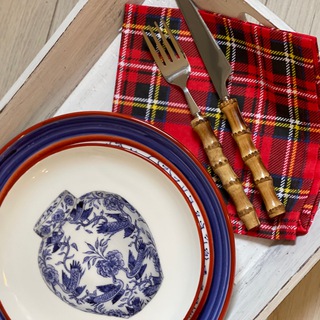 Логотип @renataporcelain - Renata Zinatullina роспись фарфора