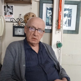 Логотип @rencusfrenology - Заметки френолога