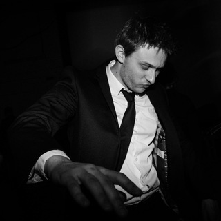Логотип @restaurantrocknrolla - restaurant rocknrolla.