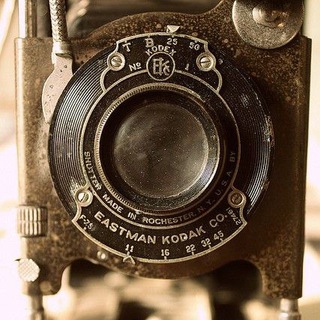 Логотип @retrof - Retroff