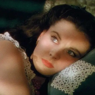 Логотип @reveuseeveilleee - Rêveuse éveillée