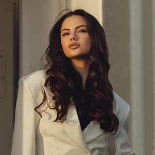 Логотип @revkajzh - Polina