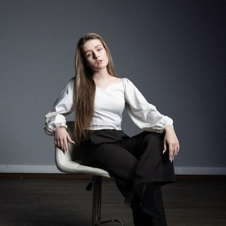 Логотип @reyalina - Reya Lina