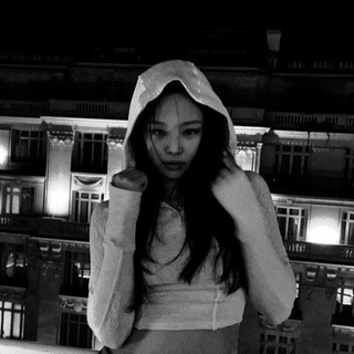 Логотип @riaairi - 𝚖𝚎𝚕𝚊𝚗𝚌𝚘𝚕𝚒𝚎