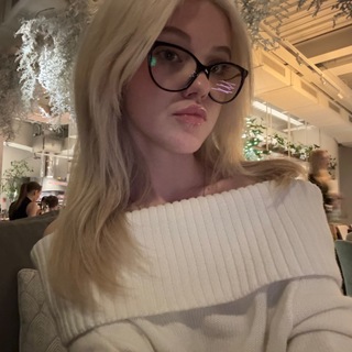 Логотип @riavvsllxx - рия вэсликс <33