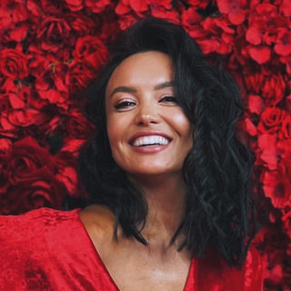 Логотип @rieltor_irinakim - Ким движет недвижимое | Риэлтор | Новостройки СПБ