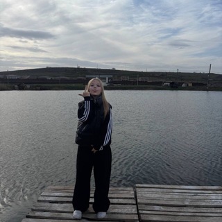 Логотип @riinaaxq - геля🎰