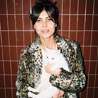 Логотип @rimskiydaddy - клуб любителей Нади Оболенцевой