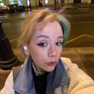 Логотип @rinicook - рина готовит и жЫвет