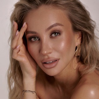 Логотип @rishamakeup - RISHA MAKEUP