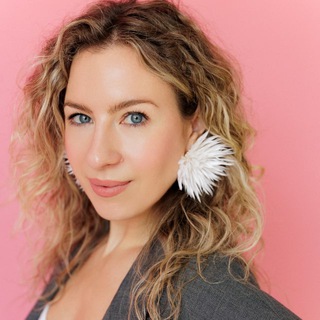 Логотип @rita_maslova - Дневники Кэрри