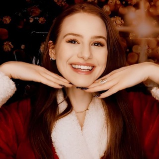 Логотип @riverqueenr - 𝗋𝗂𝗏𝖾𝗋𝗊𝗎𝖾𝖾𝗇𝗋 ♡︎