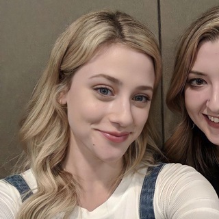 Логотип @rivrvx - ♰𝑟𝑖𝑣𝑟𝑣𝑥.❀