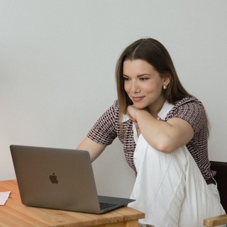 Логотип @rmnv_english - Английский от Прокопович