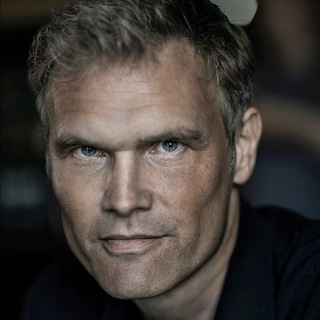 Логотип @robertcibis - Robert Cibis