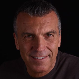 Логотип @robertorechannel - ROBERTO RE CHANNEL - Formazione, Ispirazione e Libero Pensiero