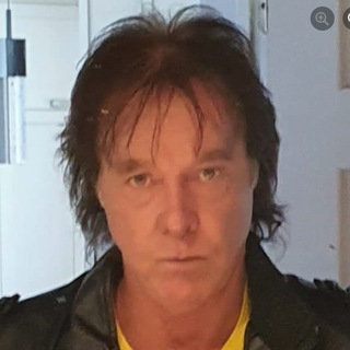 Логотип @robiinvezina - Robin Vézina