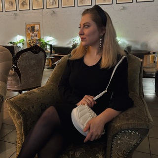 Логотип @rockcatlibrarian - рок, коты и неплохие книжки