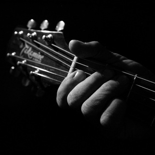 Логотип @rocktheworld - Rock the World