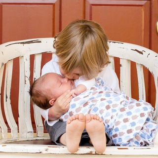 Логотип @rodnie_deti - Родители и Дети | Психология