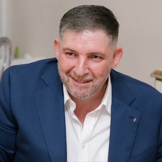 Логотип @romanchellon1975 - Риэлтор на кухне