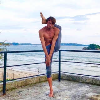 Логотип @romanenkoyoga - ROMANENKO.YOGA