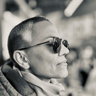 Логотип @romanovapodelu - Романова. Пишу по делу.