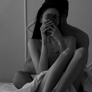 Логотип @romantic_nomad - 𝙍𝙤𝙢𝙖𝙣𝙩𝙞𝙘 𝙉𝙤𝙢𝙖𝙙 🖤