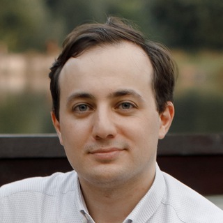 Логотип @romanvartanov - /Roman Vartanov/