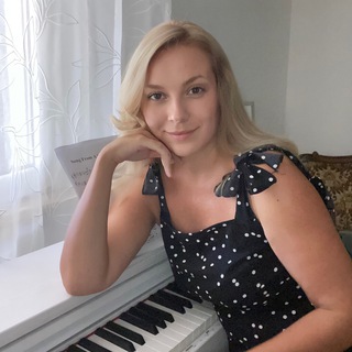 Логотип @romartgid - Romartgid. Гид в Риме. Искусствовед