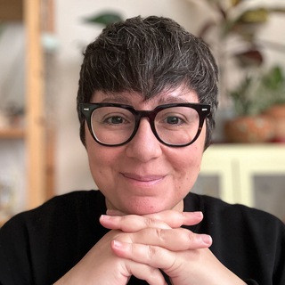 Логотип @rominapereztoldi - Romina Perez Toldi / Pedagogía e infancia