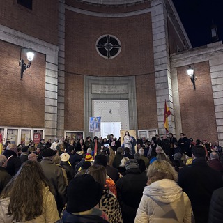 Логотип @rosarioenferraz - Rosario en Ferraz ✝️🇪🇸