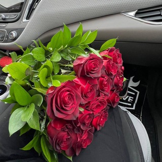 Логотип @rossse_m - 𝓡𝓸𝓼𝓮🌹