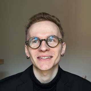 Логотип @rostislav_yartsev - филолог в найме