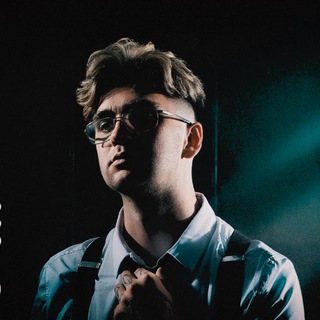 Логотип @rottenlyrics - гнилаялирика