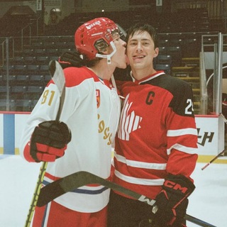 Логотип @rozanov_hollander - Илья и Шейн hollanov