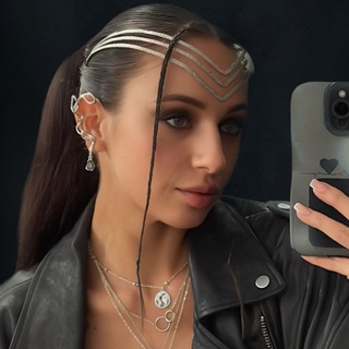 Логотип @rozenbergn - Личный бренд с чудо-женщиной